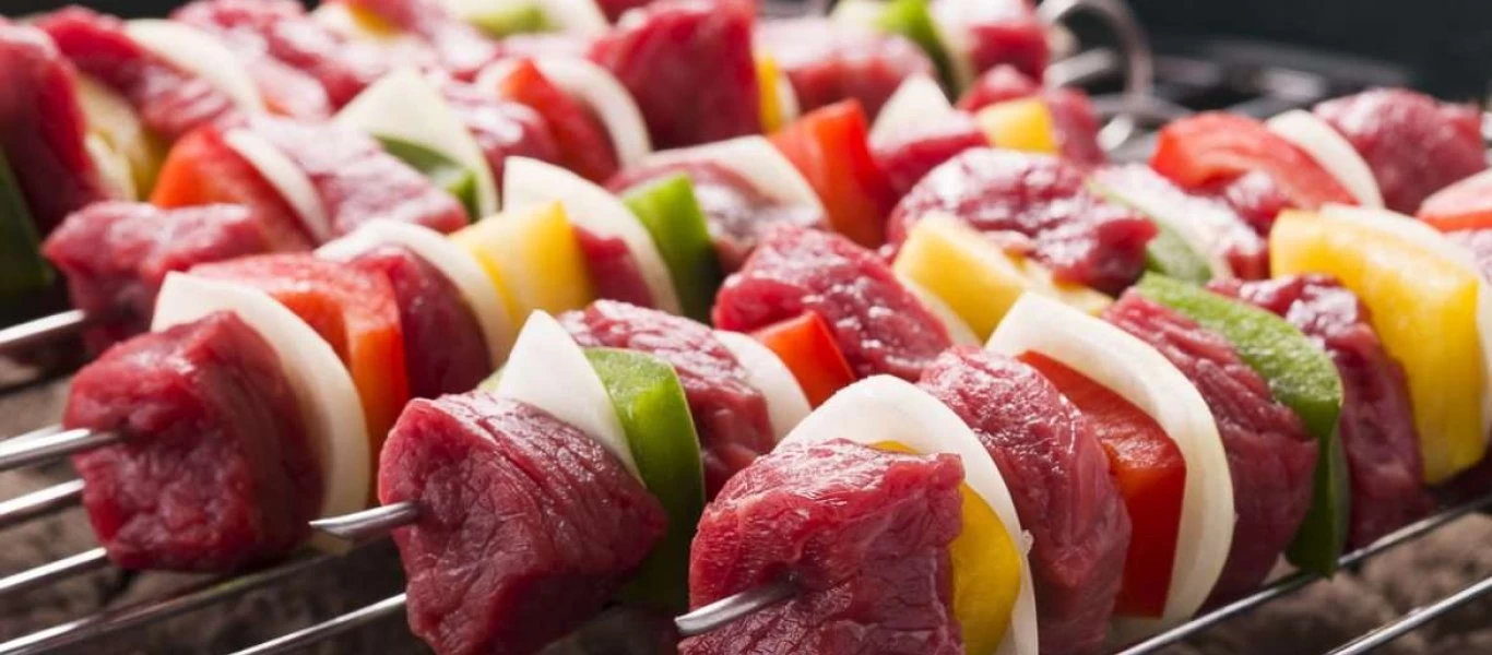 Γιατί πρέπει να προσέχετε το ωμό χοιρινό; - Τι μπορεί να πάθετε;